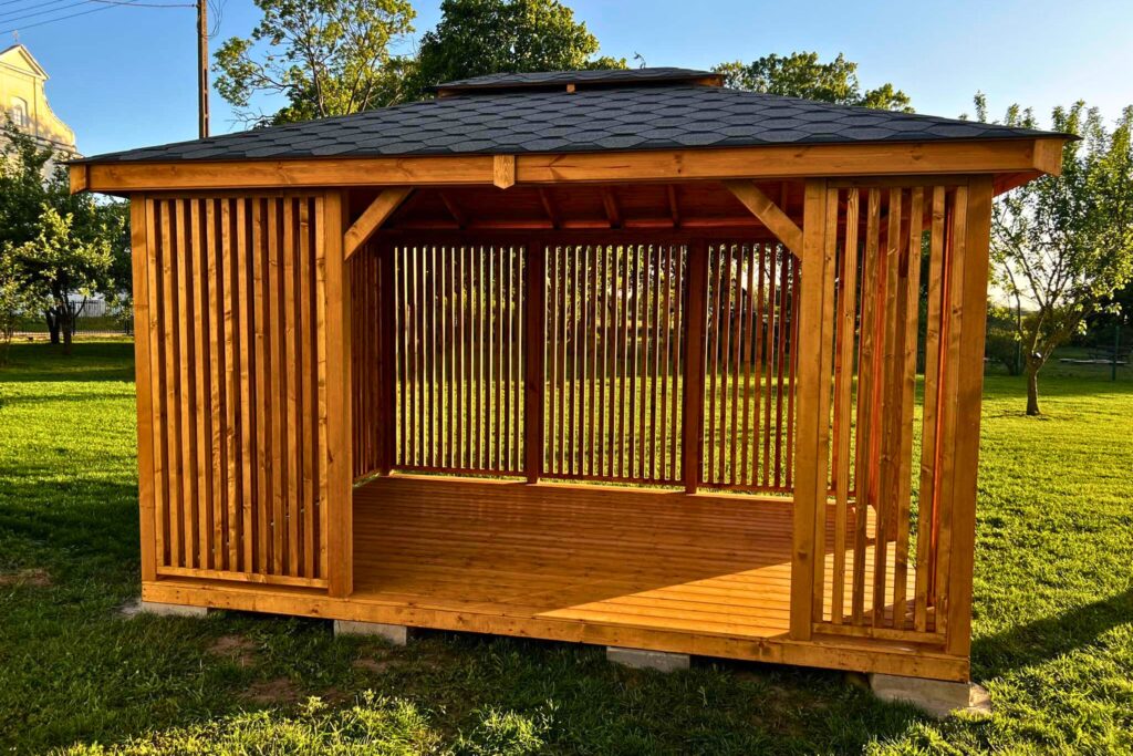 Drewniane konstrukcje ogrodowe – jak stworzyć funkcjonalną przestrzeń wokół domu?